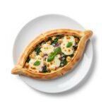 Pide mit Feta, Spinat und Ei